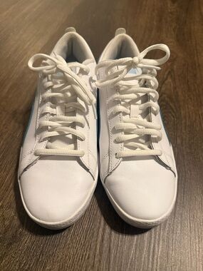 Women’s Puma sneakers Sz 8.5